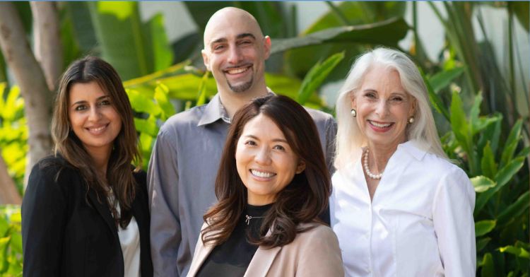 Wendy Lang: A Successful Therapist Balancing Professional Excellence with a Private Life Wendy Lang